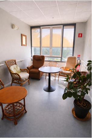 Les Salons — 1/2